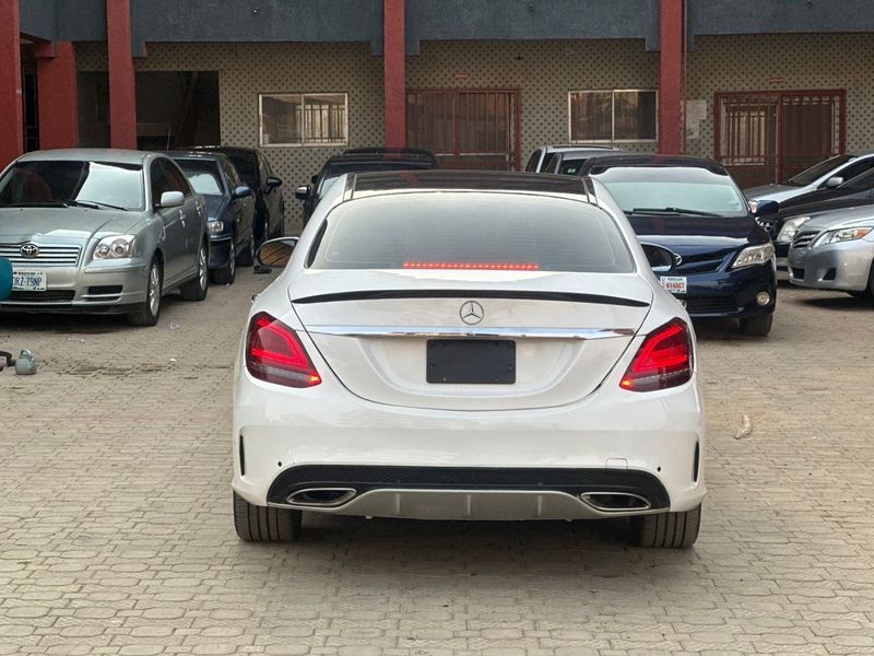 Thumbnail 3 of 2016 Mercedes-Benz C-Class C300